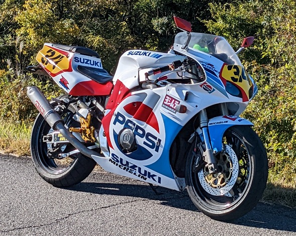 GSXR400R(GK76A)カタログ6